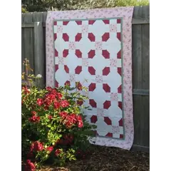 Chain Links Quilt - by Zoe Clifton