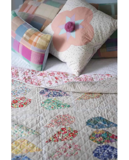 Espalier Quilt Pattern by Wife Made Designs