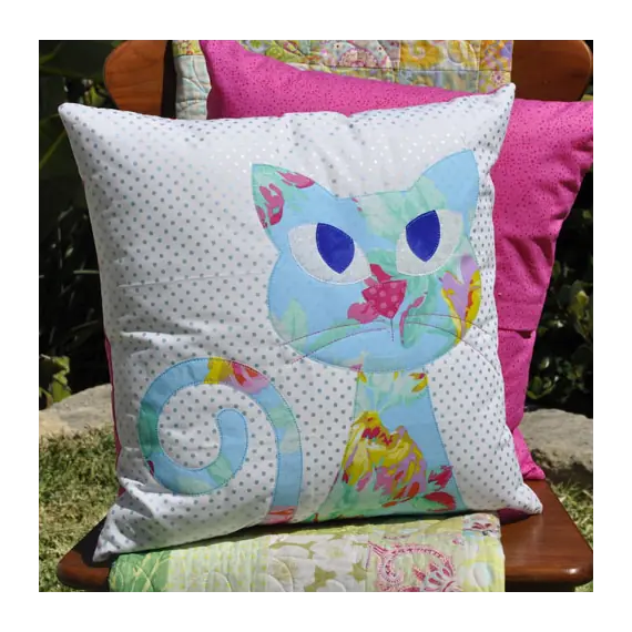 Ali's Cat Applique Cushion Pattern by Claire Turpin