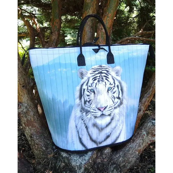 Happy Hauler Bag Pattern AT640 by Aunties Two - Completed bag featuring a tigert
